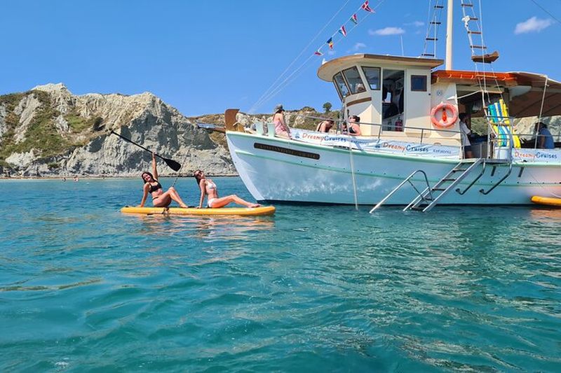 Billet "Croisière de rêve"Croisière quotidienne depuis le port d'Argostoli avec un bateau grec traditionnel