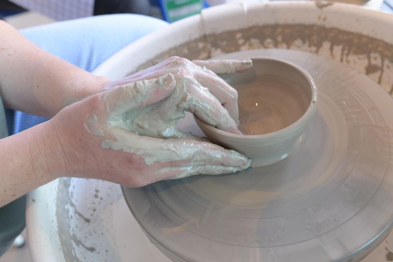 Initiez-vous au tour de potier