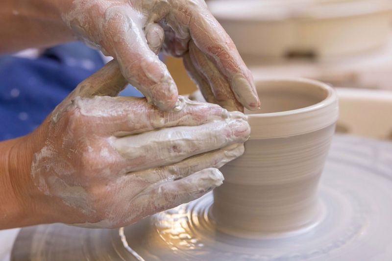 Initiez-vous au tournage de céramique