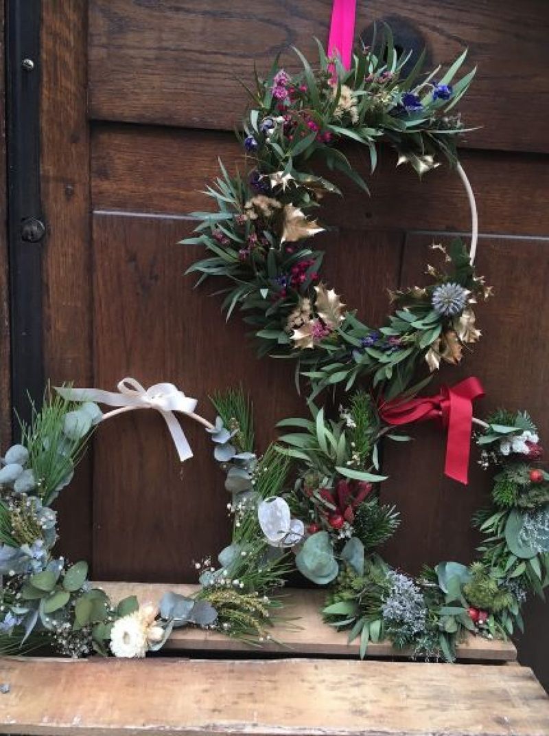 Réalisez votre couronne murale en fleurs séchées