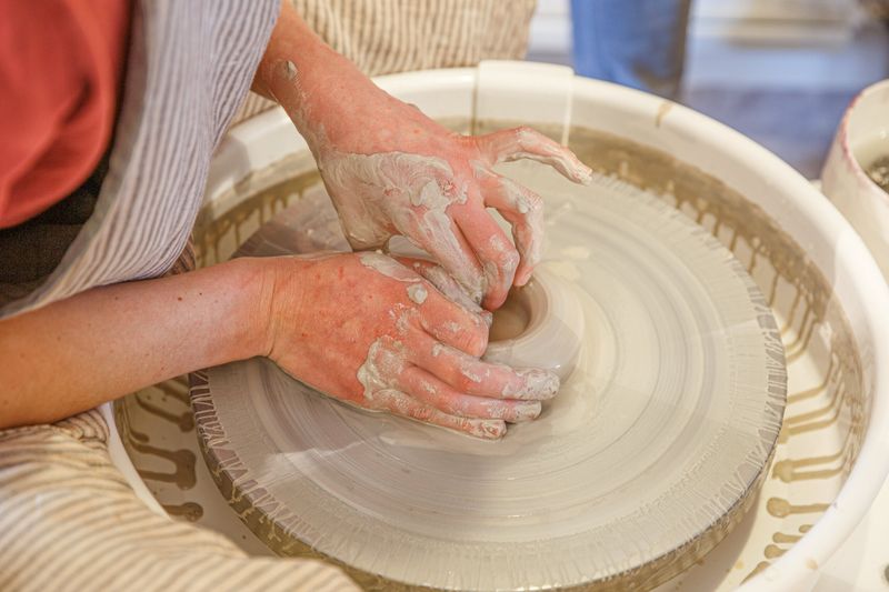 Initiez-vous au tour de potier